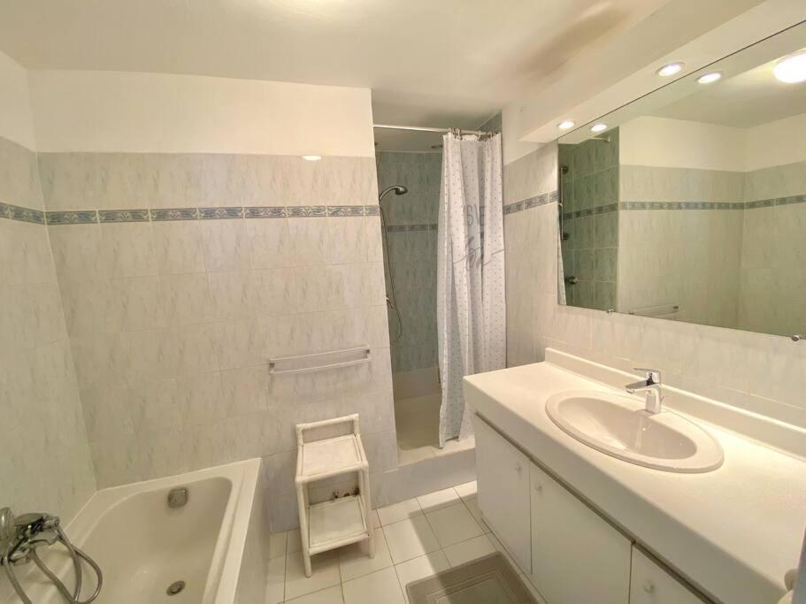 A Louer Haut De Villa 4 Pieces A Sainte-Maxime Golfe De St-Tropez المظهر الخارجي الصورة