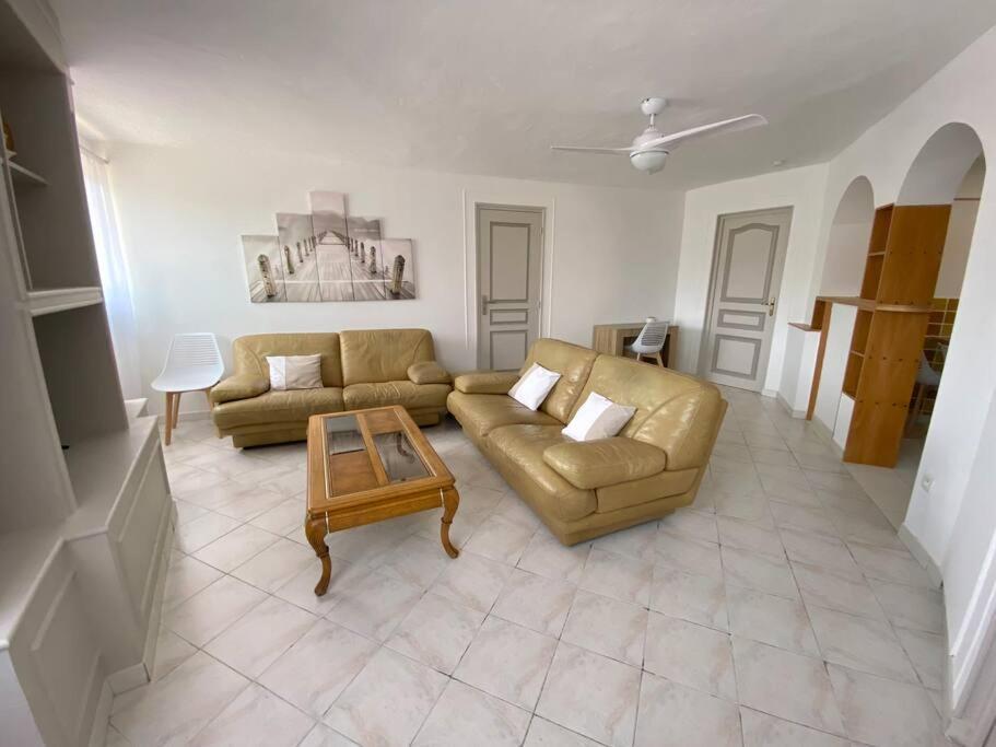 A Louer Haut De Villa 4 Pieces A Sainte-Maxime Golfe De St-Tropez المظهر الخارجي الصورة